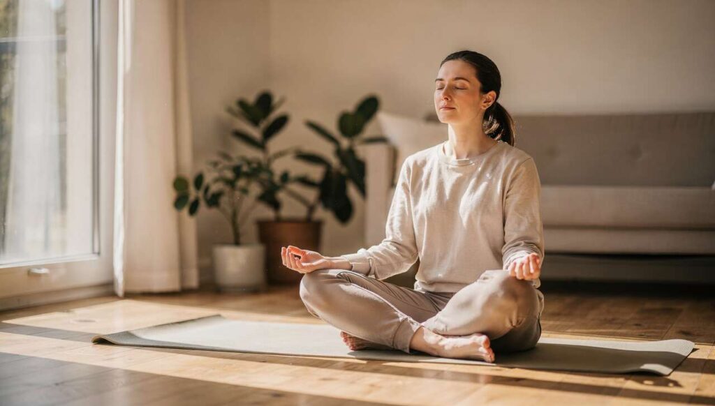 Méditation de pleine conscience : 10 minutes par jour suffisent pour réduire le stress mesurable par cortisol, selon une étude de Yale